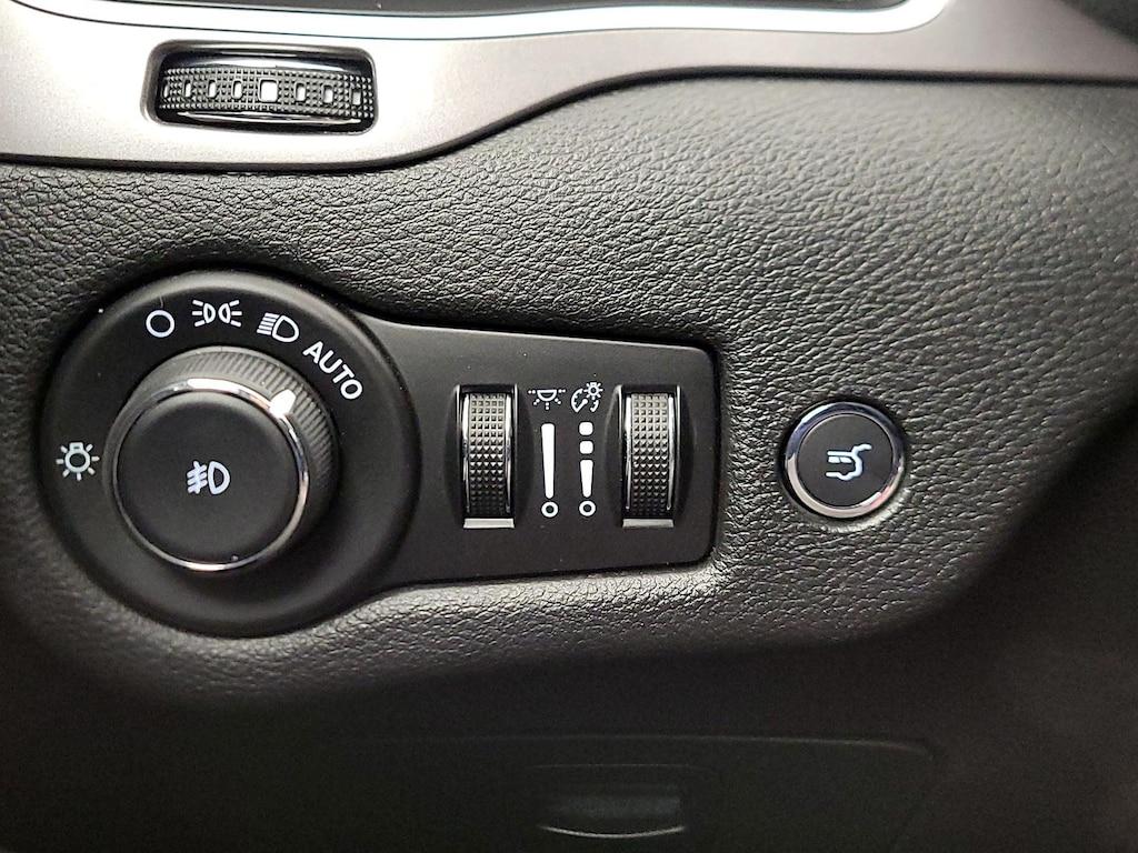 used 2021 Jeep Cherokee car, priced at $23,998