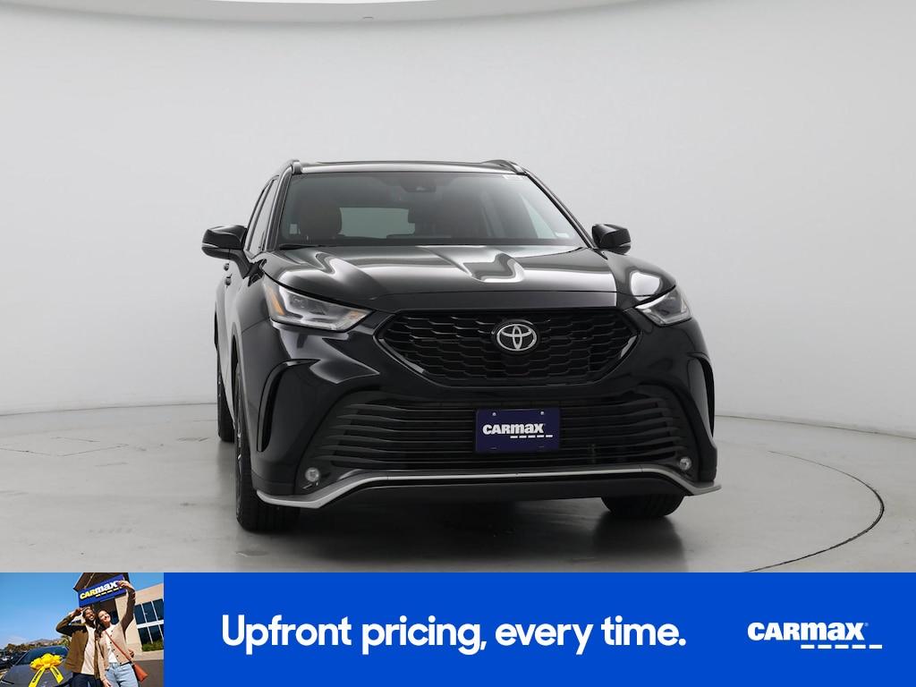 used 2021 Toyota Highlander car, priced at $37,998
