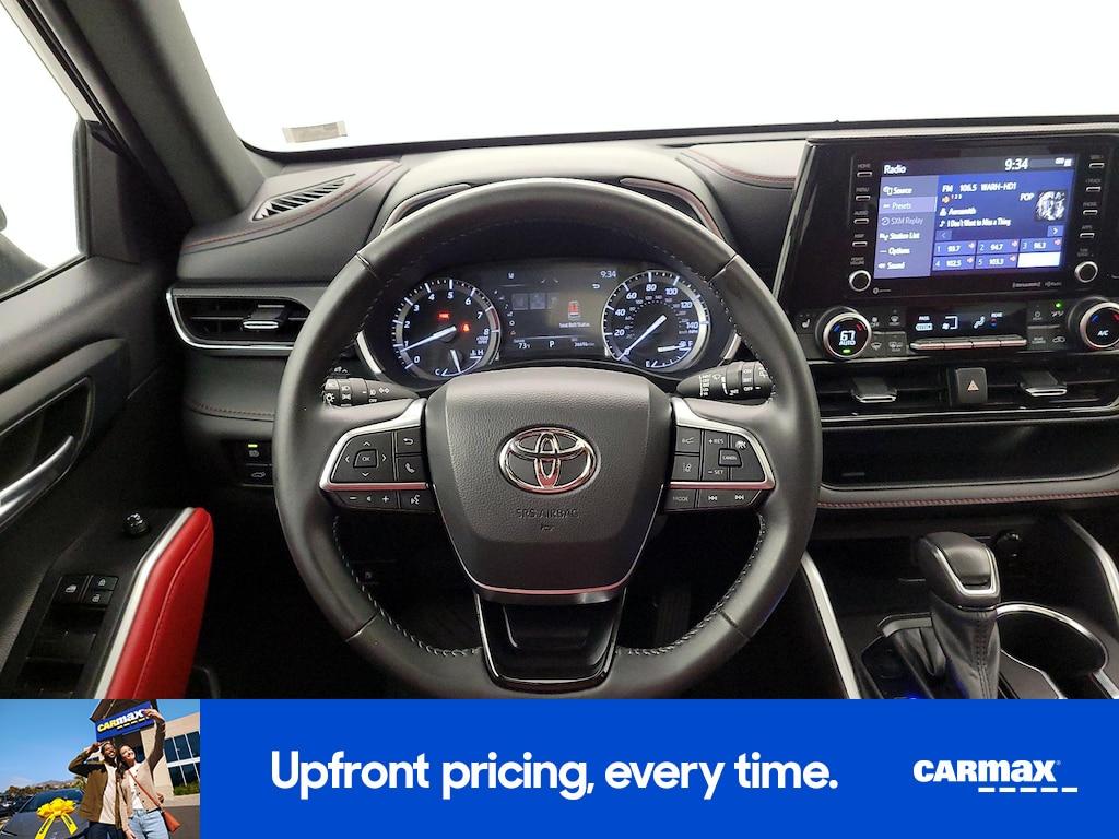 used 2021 Toyota Highlander car, priced at $37,998