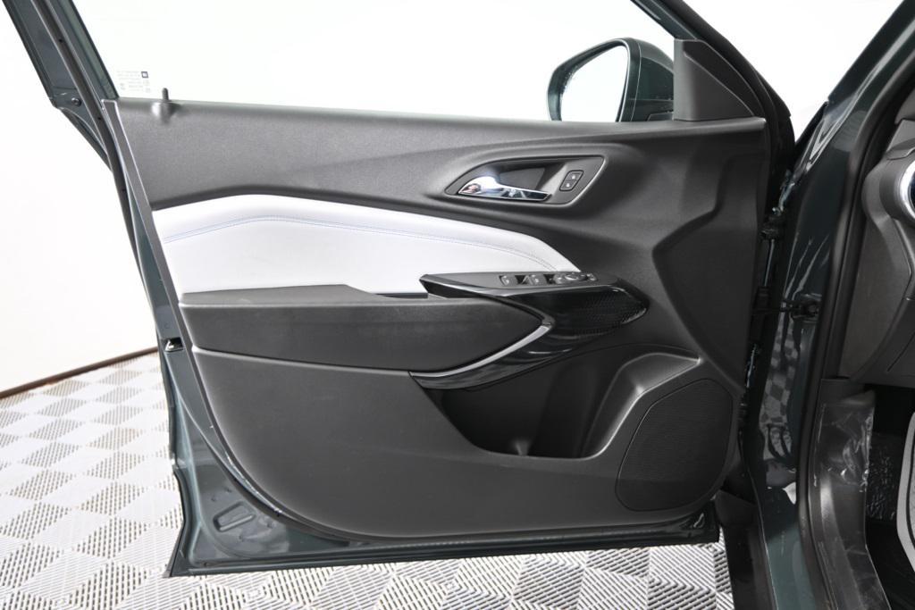 new 2025 Chevrolet Trax car, priced at $24,495