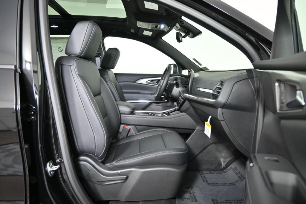 new 2026 Chevrolet Traverse car, priced at $48,220