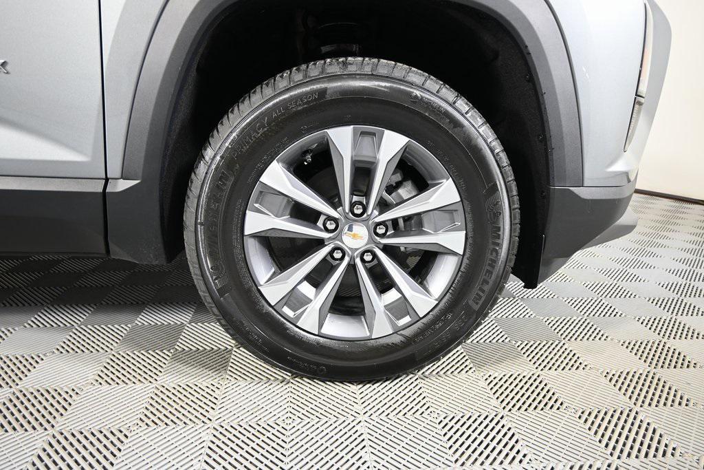 new 2026 Chevrolet Equinox car, priced at $31,181