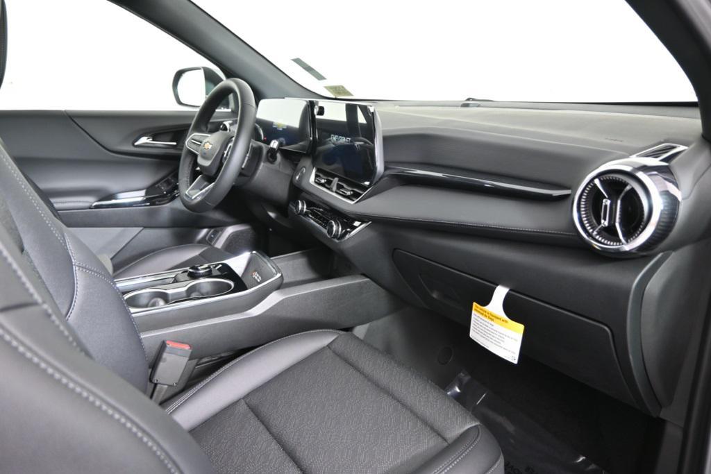 new 2026 Chevrolet Equinox car, priced at $33,042