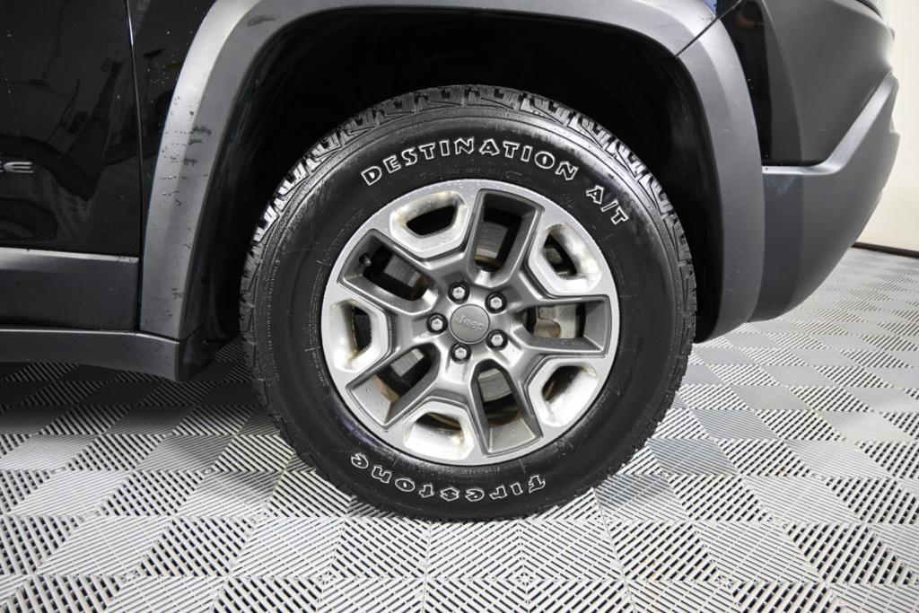 used 2019 Jeep Cherokee car, priced at $21,997