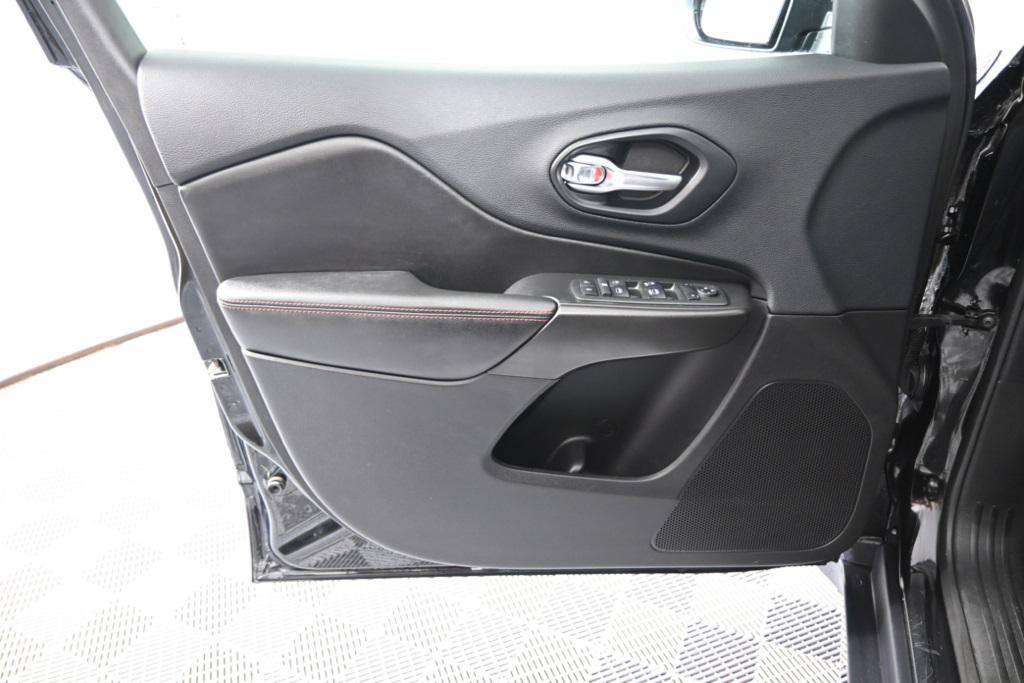 used 2019 Jeep Cherokee car, priced at $21,997
