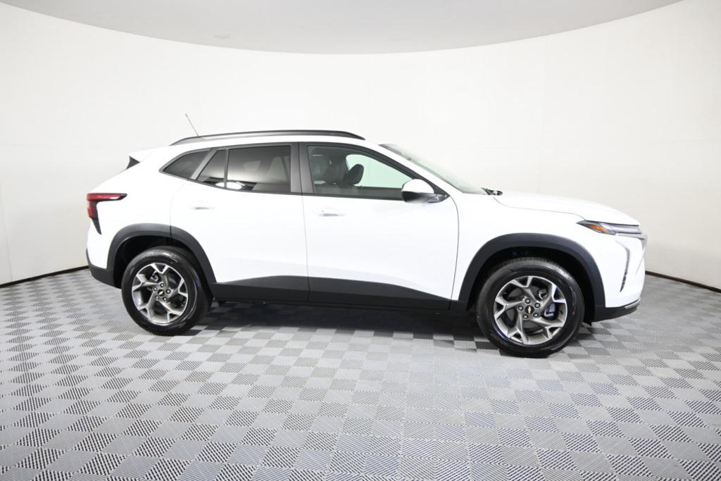 new 2025 Chevrolet Trax car, priced at $23,500