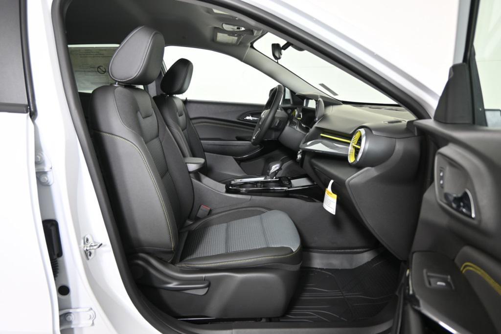 new 2025 Chevrolet Trax car, priced at $23,500