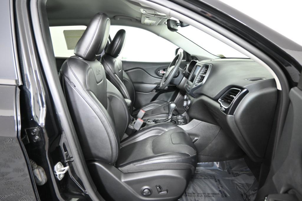 used 2023 Jeep Cherokee car, priced at $23,997