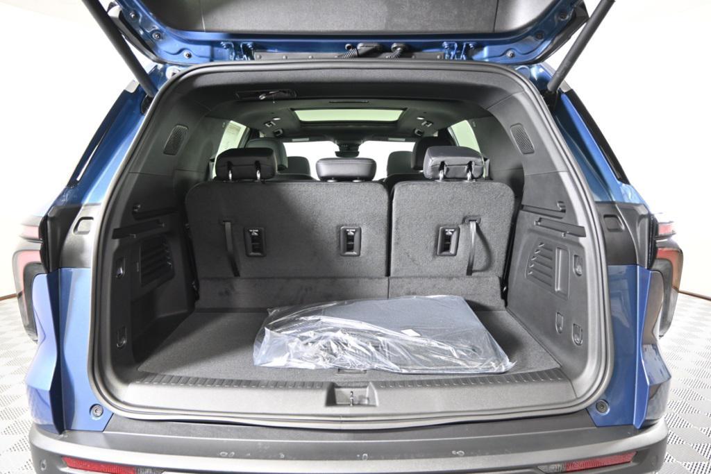 new 2026 Chevrolet Traverse car, priced at $48,220