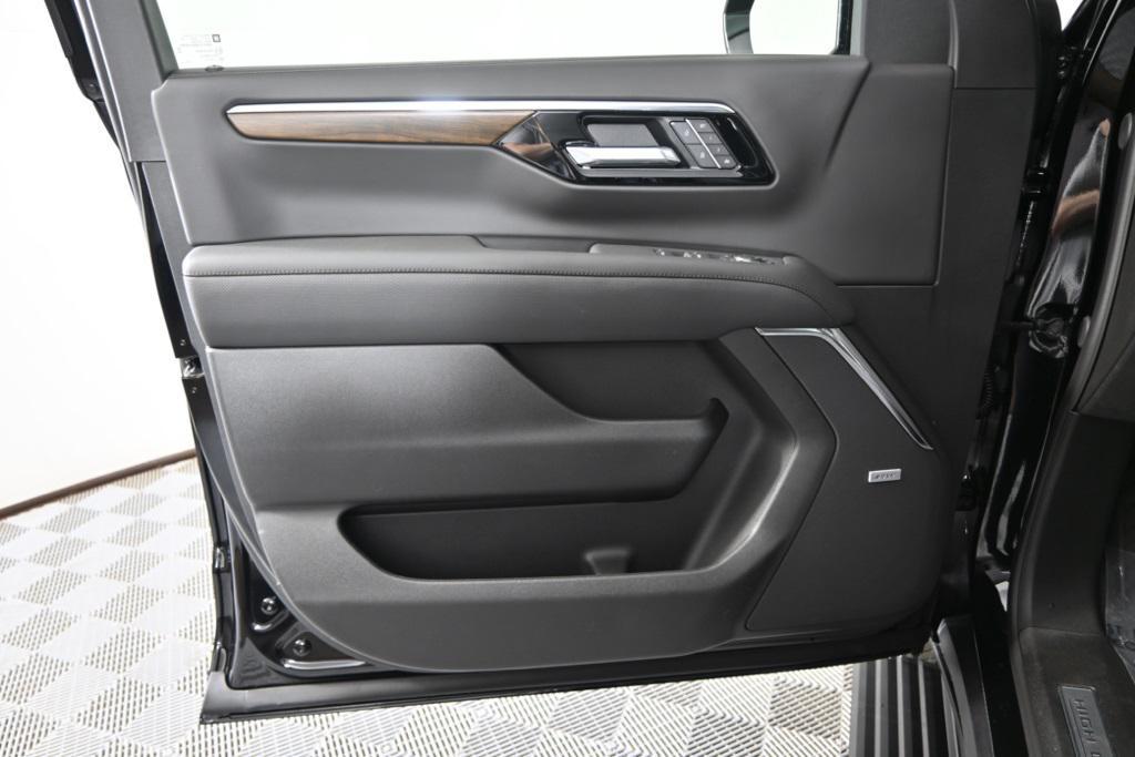 new 2026 Chevrolet Suburban car, priced at $98,175