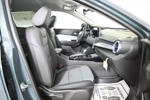 new 2025 Chevrolet Trax car, priced at $23,985