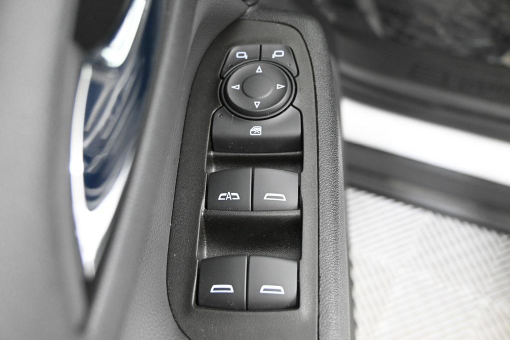 used 2022 Chevrolet Equinox car, priced at $23,979