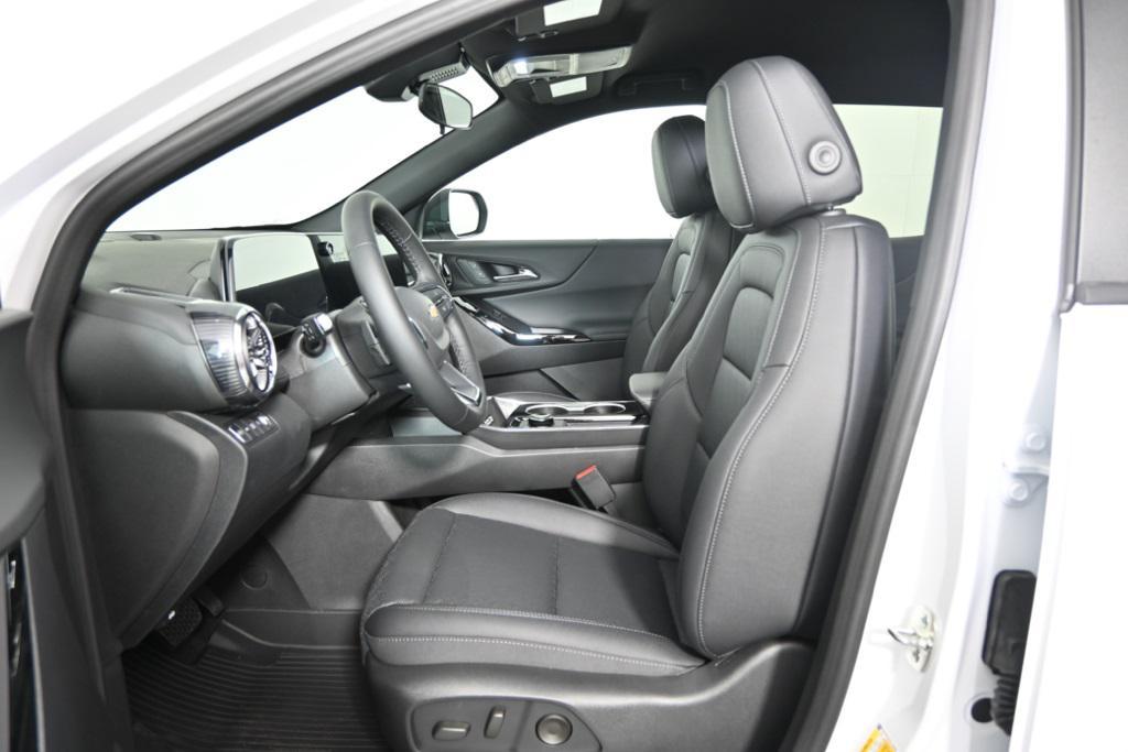 new 2026 Chevrolet Equinox car, priced at $32,374