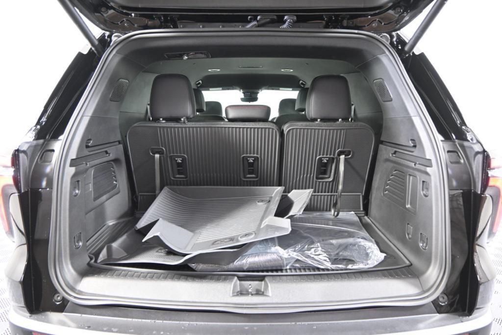 new 2025 Chevrolet Traverse car, priced at $51,899