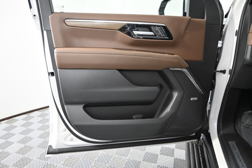 new 2025 Chevrolet Suburban car, priced at $88,420