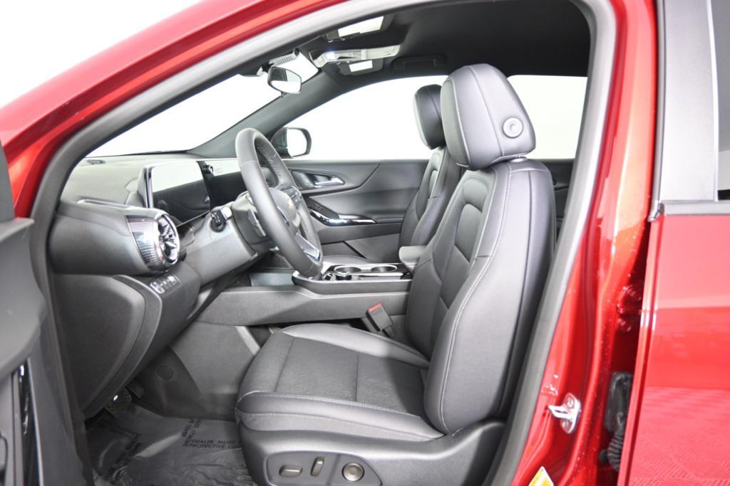 new 2026 Chevrolet Equinox car, priced at $31,536