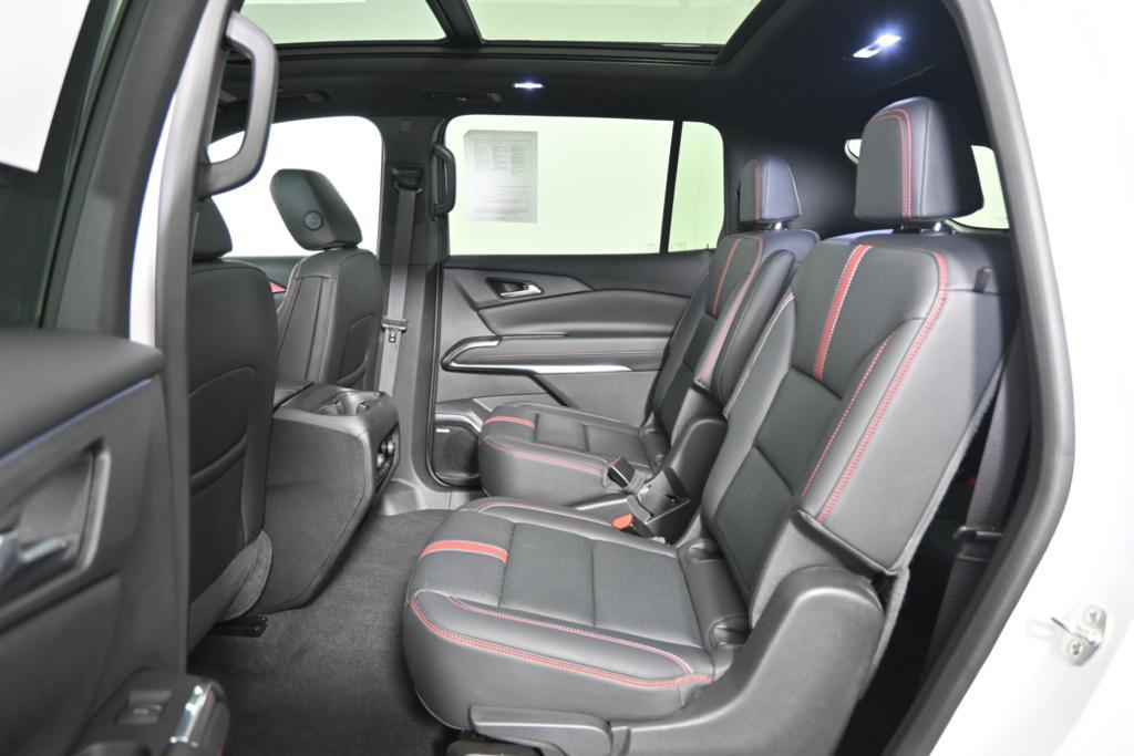 used 2024 Chevrolet Traverse car, priced at $50,979