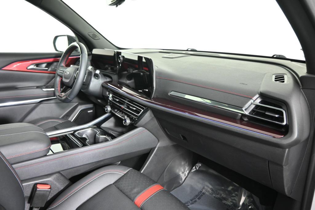 used 2024 Chevrolet Traverse car, priced at $50,979