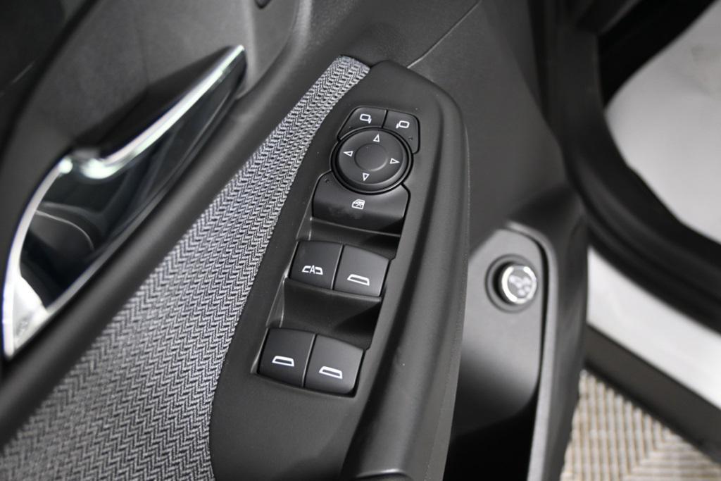 new 2025 Chevrolet TrailBlazer car, priced at $27,675