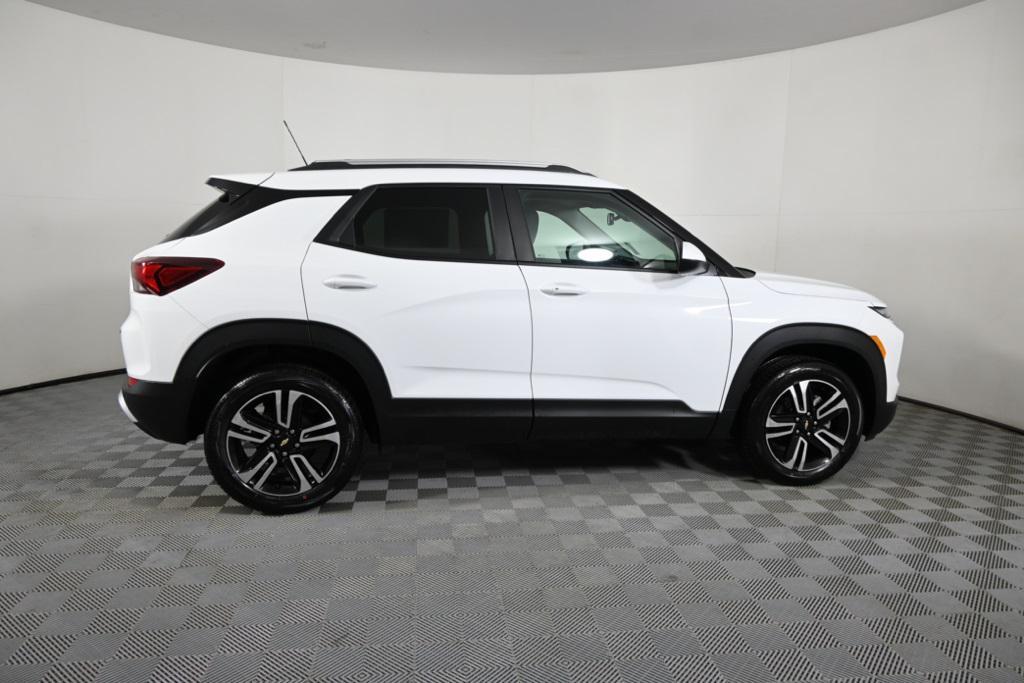 new 2025 Chevrolet TrailBlazer car, priced at $27,675