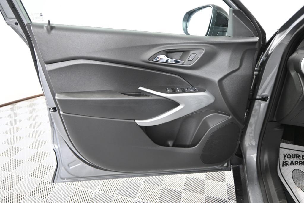new 2025 Chevrolet Trax car, priced at $23,075