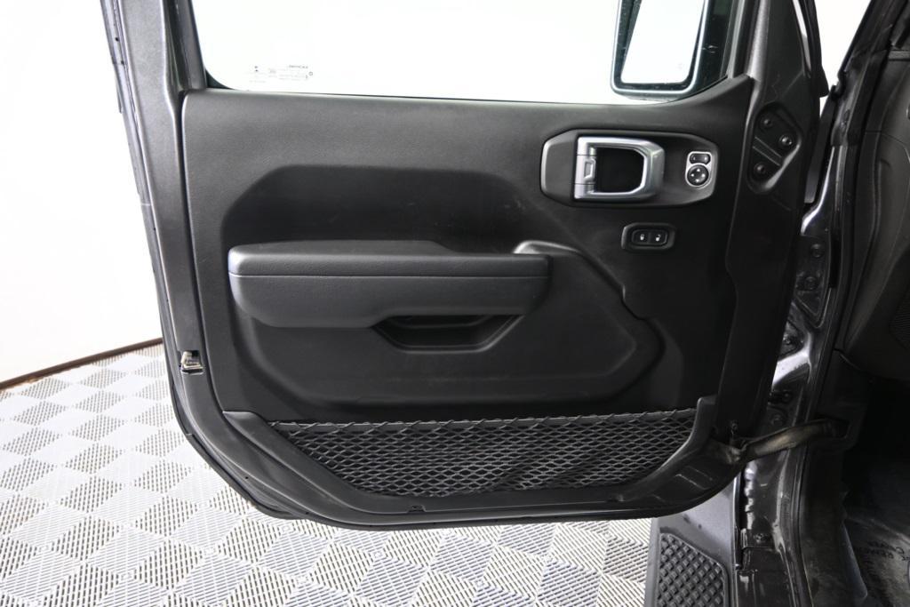 used 2022 Jeep Gladiator car, priced at $27,979