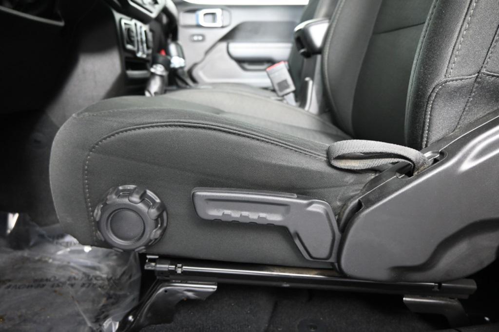 used 2022 Jeep Gladiator car, priced at $27,979