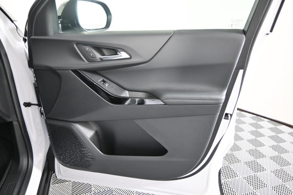 new 2026 Chevrolet Equinox car, priced at $32,490