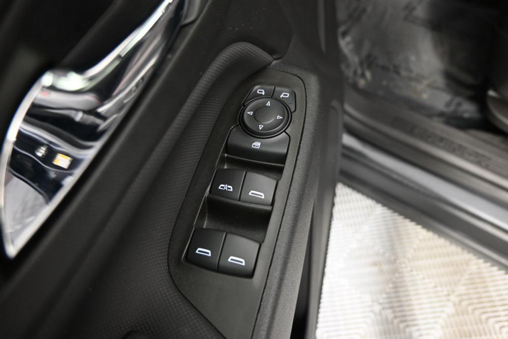 used 2022 Chevrolet Equinox car, priced at $23,397