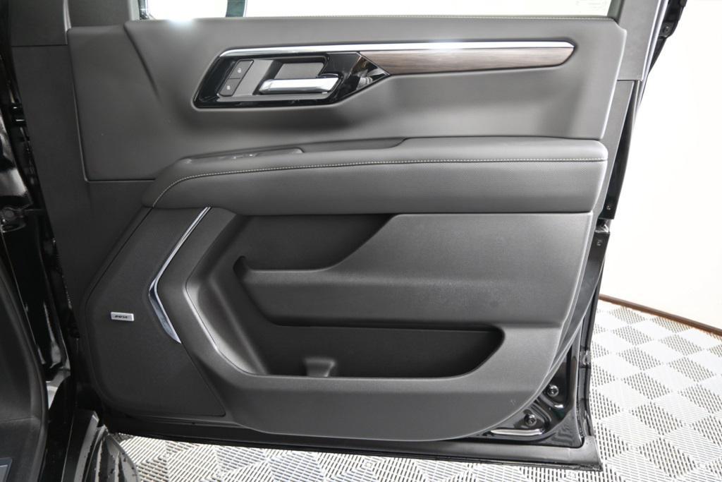 new 2026 Chevrolet Suburban car, priced at $87,840