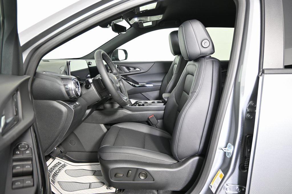 new 2026 Chevrolet Equinox car, priced at $32,180