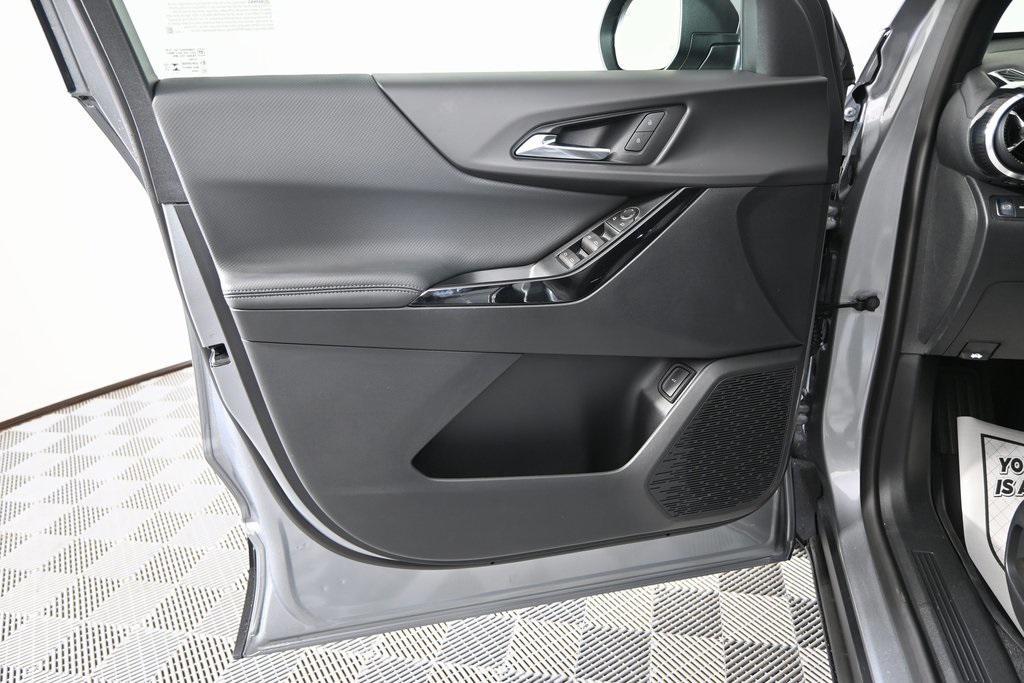 new 2026 Chevrolet Equinox car, priced at $32,180