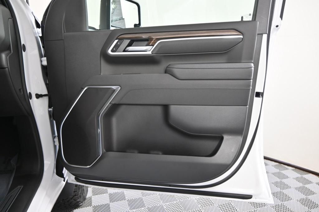 new 2025 Chevrolet Silverado 2500 car, priced at $61,930