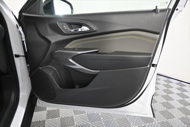 new 2025 Chevrolet Trax car, priced at $24,815