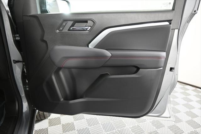 new 2025 Chevrolet Colorado car, priced at $49,015