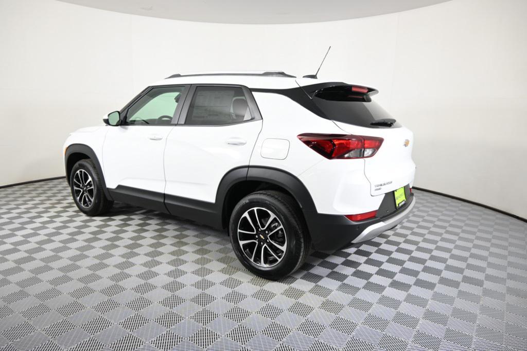 new 2025 Chevrolet TrailBlazer car, priced at $28,975