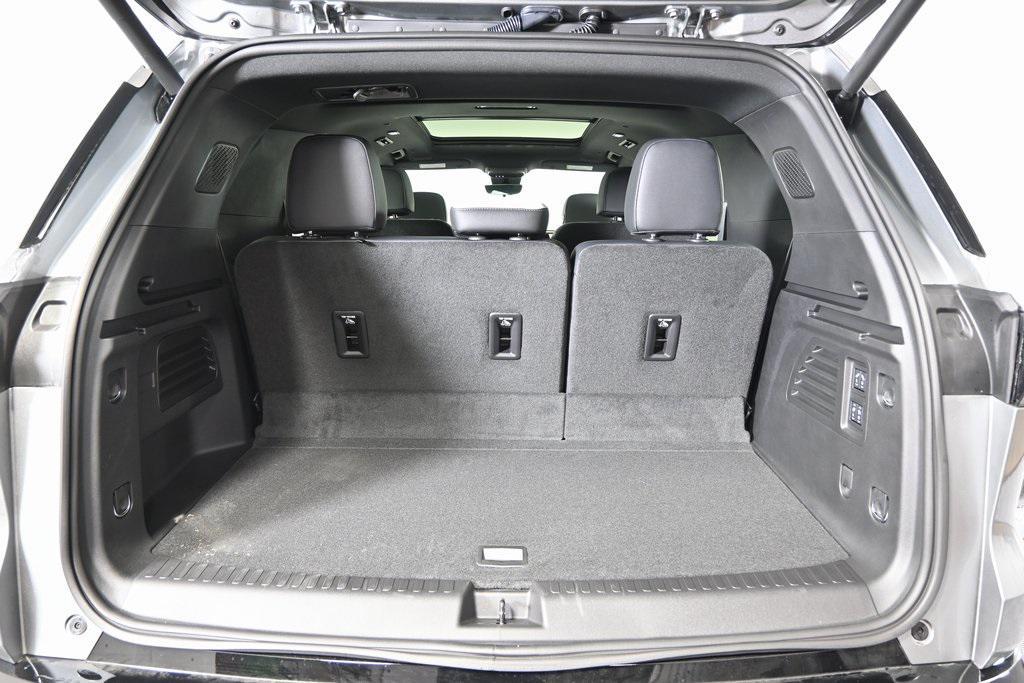 new 2026 Chevrolet Traverse car, priced at $59,295