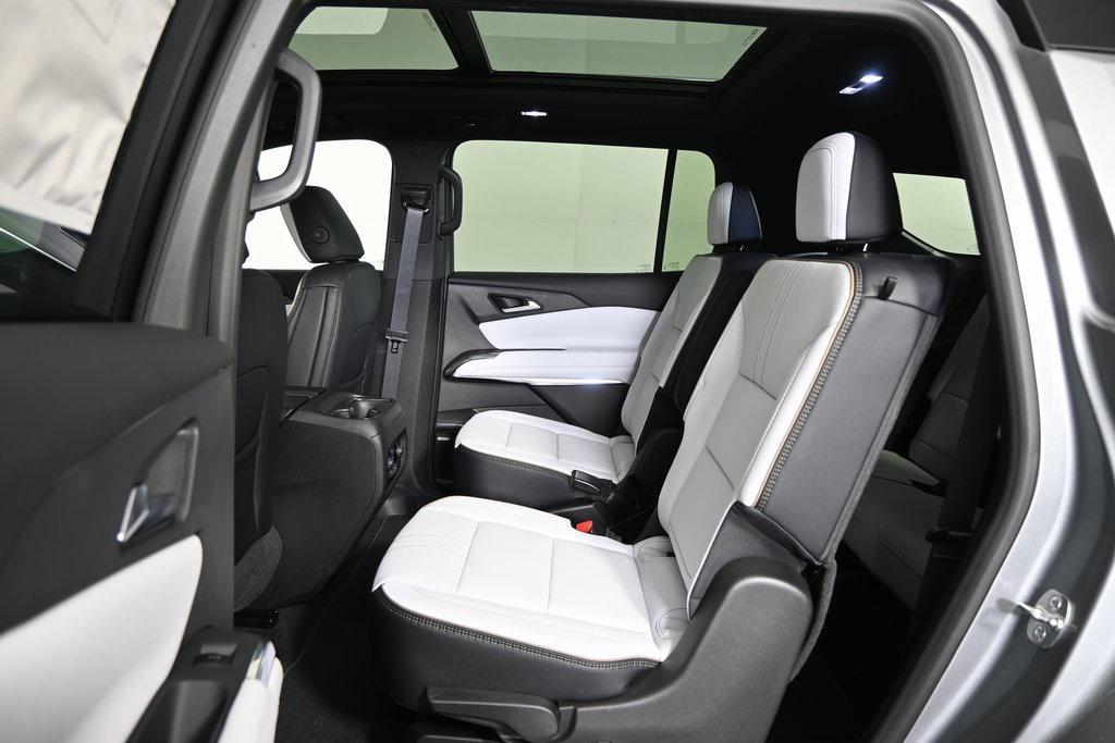 new 2026 Chevrolet Traverse car, priced at $59,295