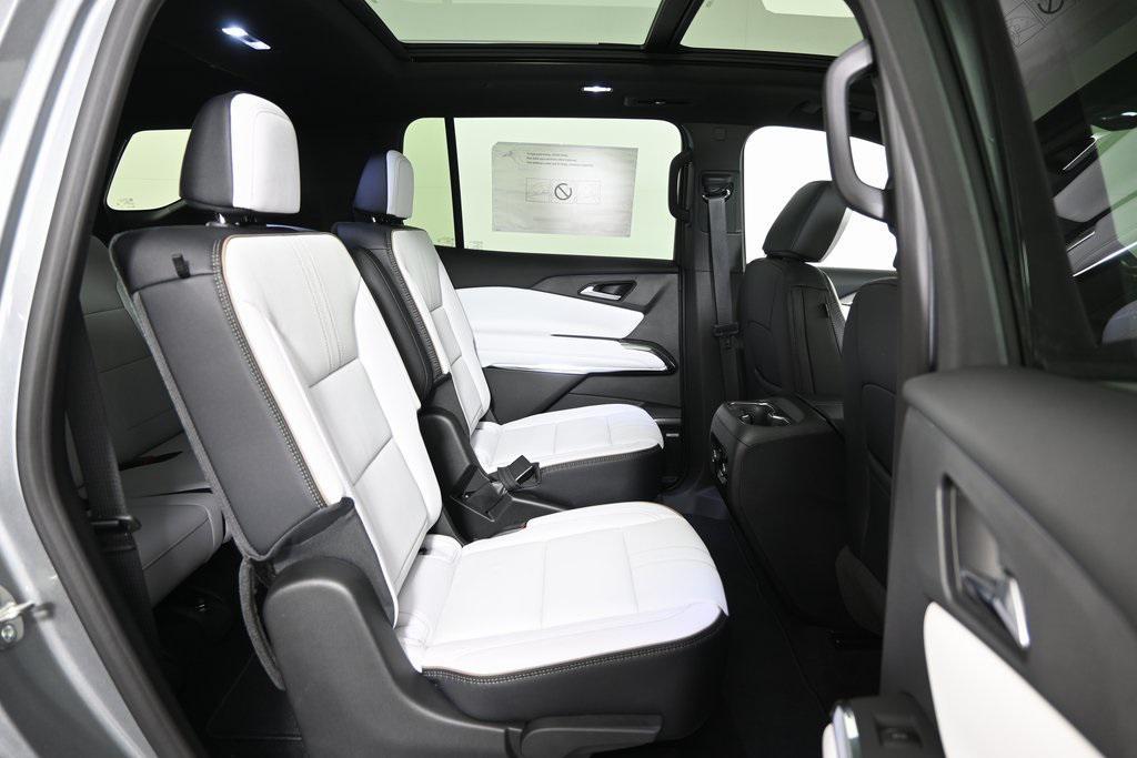 new 2026 Chevrolet Traverse car, priced at $59,295