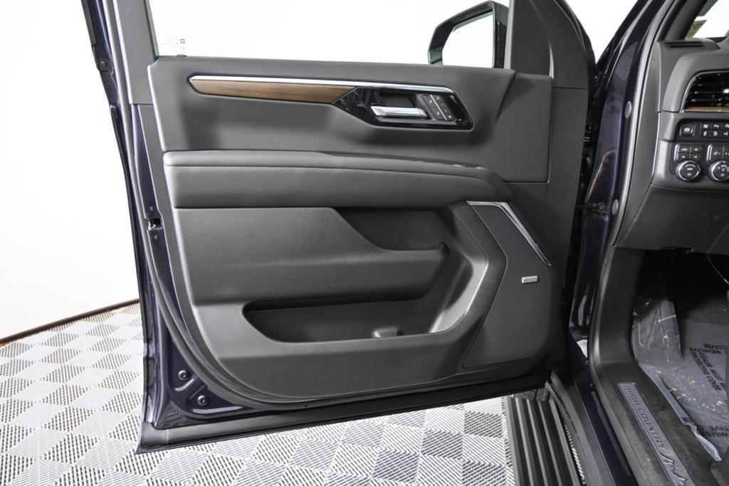 new 2026 Chevrolet Suburban car, priced at $93,605