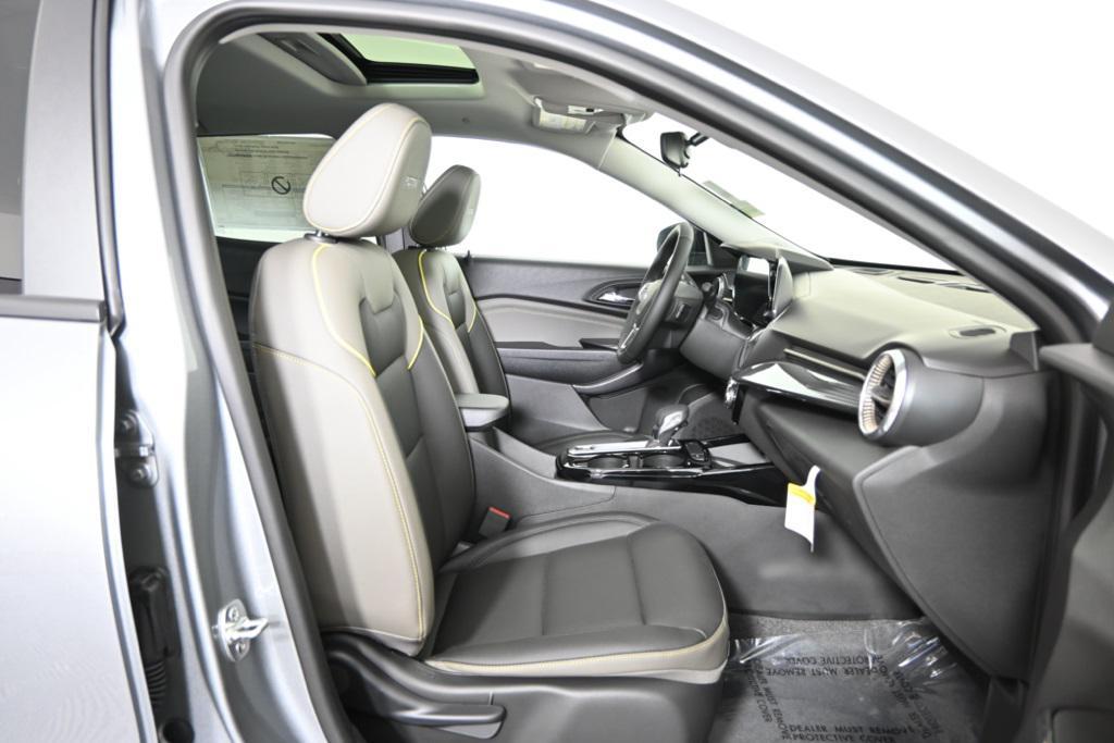 new 2025 Chevrolet Trax car, priced at $25,460