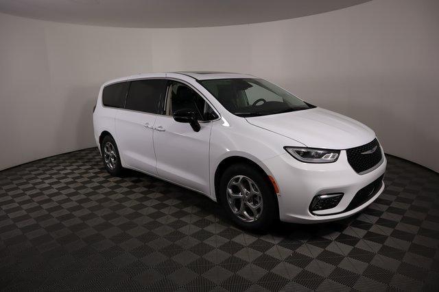 new 2024 Chrysler Pacifica car, priced at $45,233