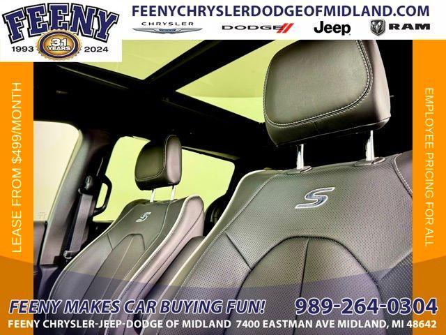 new 2025 Chrysler Pacifica car, priced at $50,565