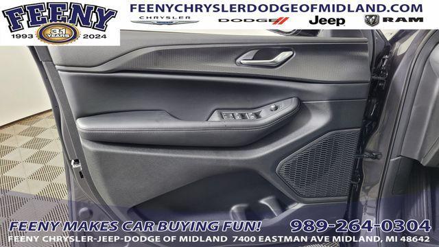 new 2025 Jeep Grand Cherokee car, priced at $43,928