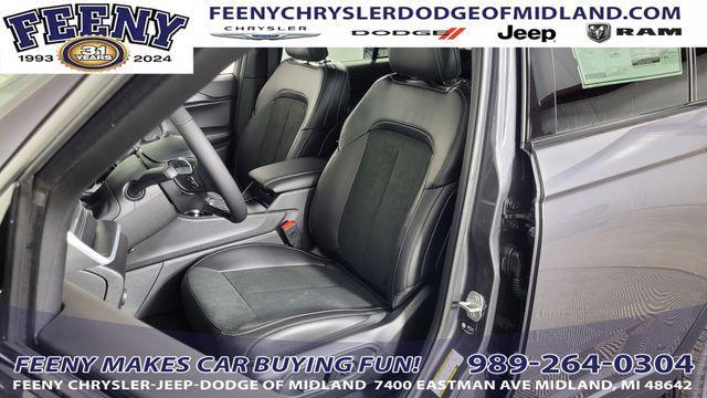 new 2025 Jeep Grand Cherokee car, priced at $43,928