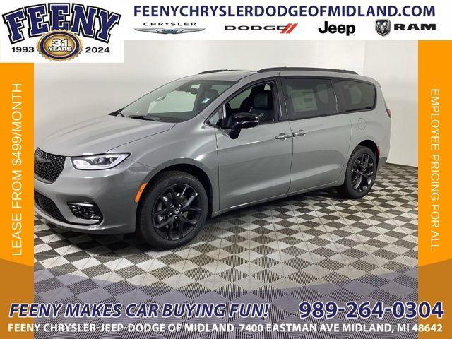 new 2025 Chrysler Pacifica car, priced at $52,327