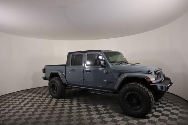 new 2024 Jeep Gladiator car, priced at $53,614