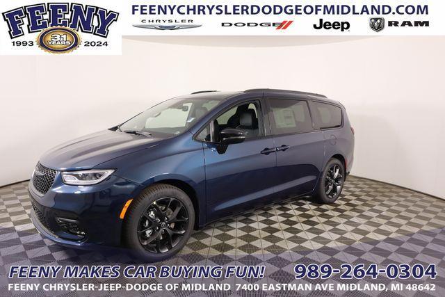 new 2025 Chrysler Pacifica car, priced at $44,450