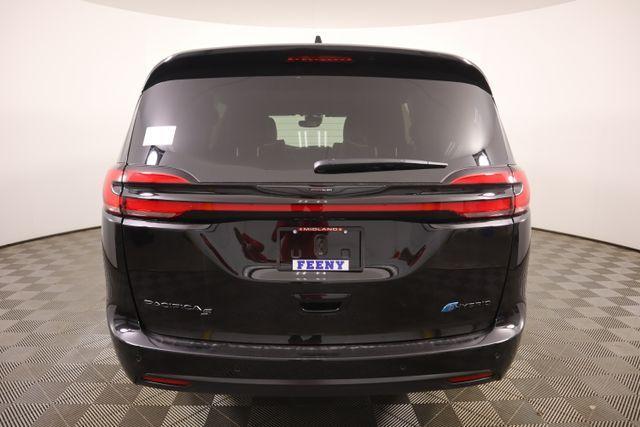 new 2025 Chrysler Pacifica Hybrid car, priced at $56,258