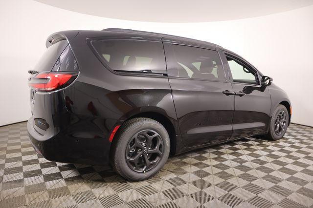 new 2025 Chrysler Pacifica Hybrid car, priced at $56,258